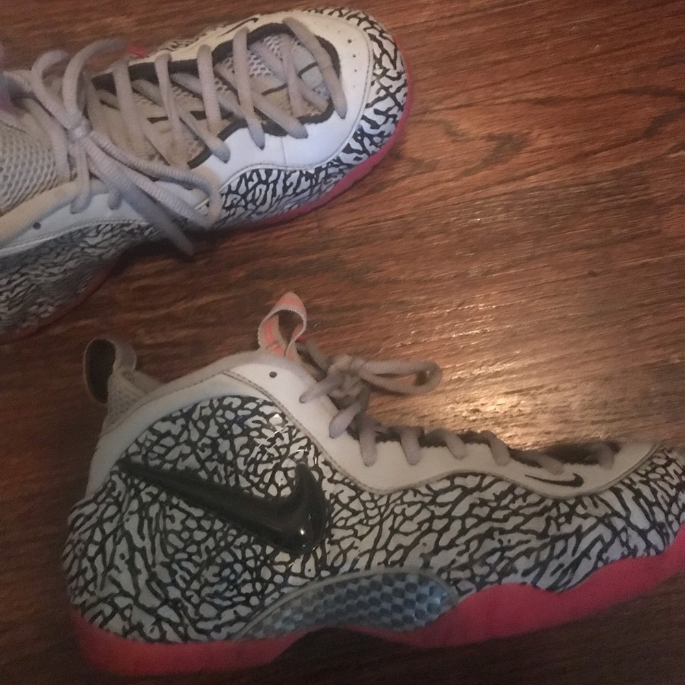 Pink elephant foamposites